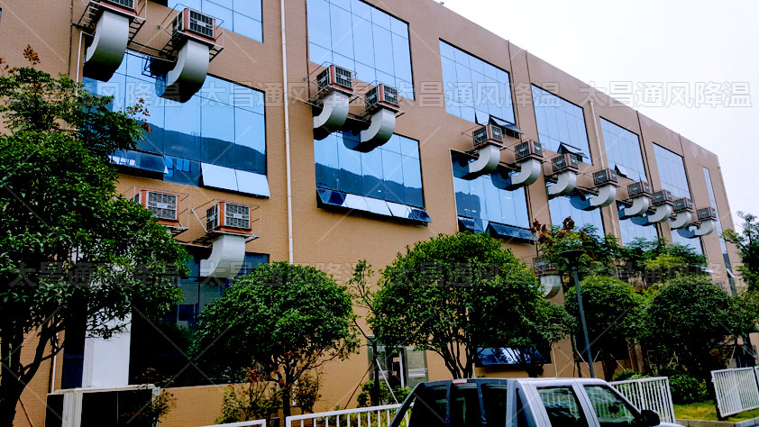 模具車間降溫設備潤東方省電節(jié)能環(huán)?？照{