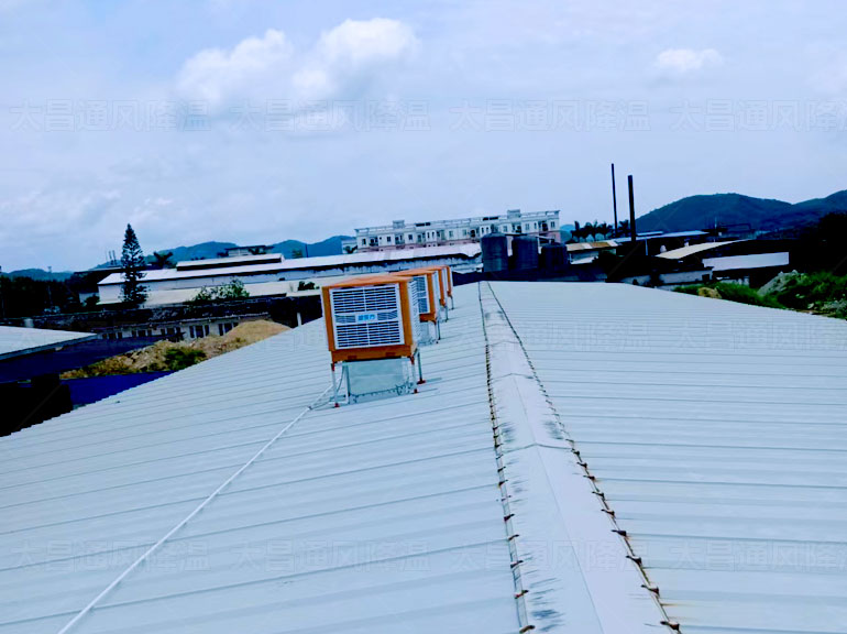 讓車(chē)間清涼一夏的降溫設(shè)備潤(rùn)東方工業(yè)冷風(fēng)機(jī)