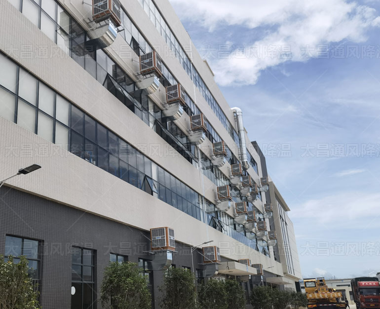 服裝車間降溫設(shè)備那種效果好？