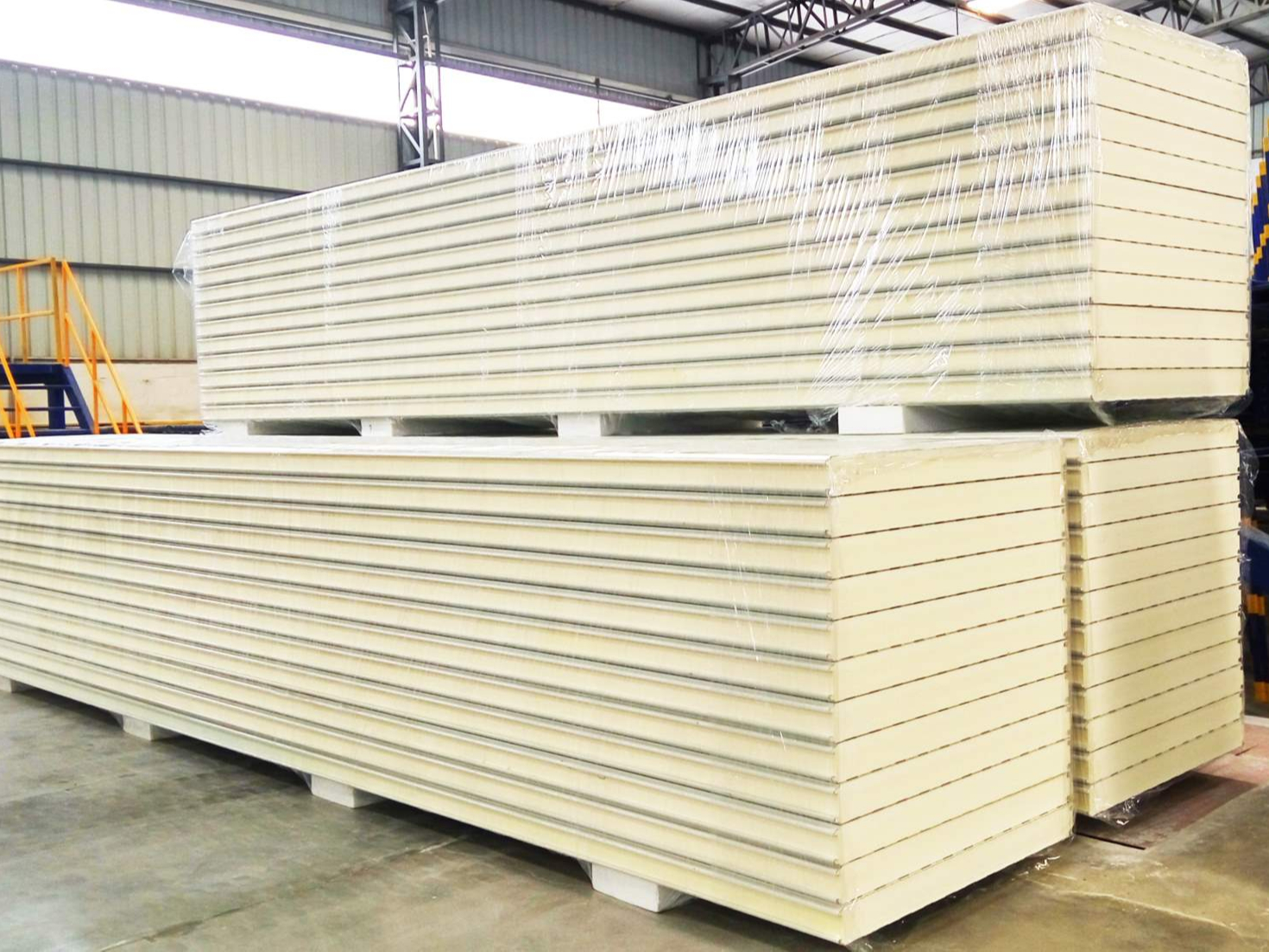 鎖鉤式聚氨酯冷庫(kù)保溫板 鎖鉤式聚氨酯冷庫(kù)保溫板